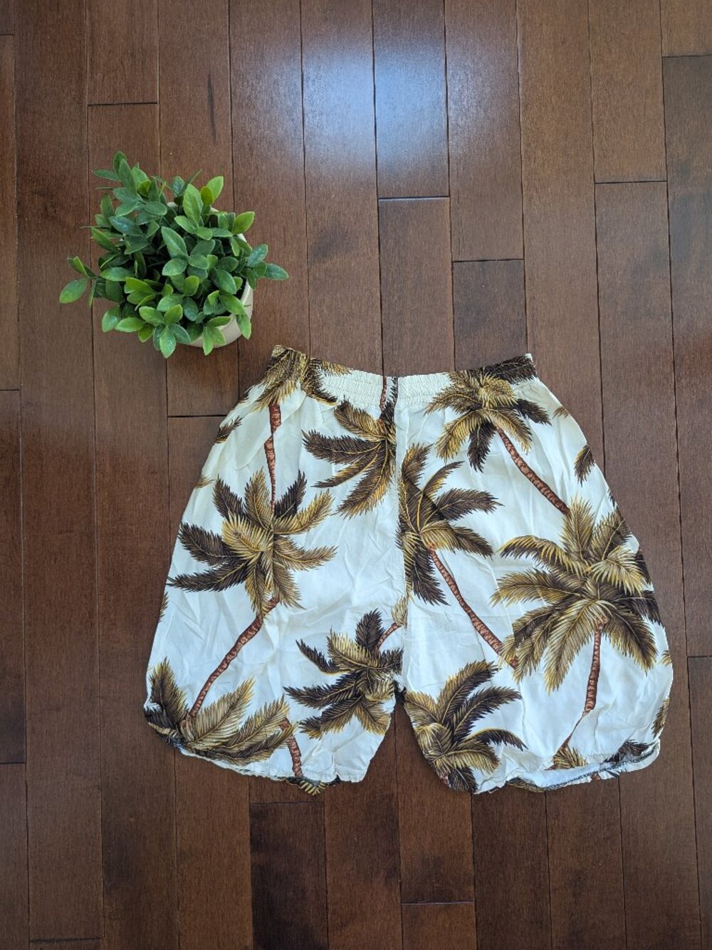 PALM TREE PRINT VINTAGE FLOWY SHORTS